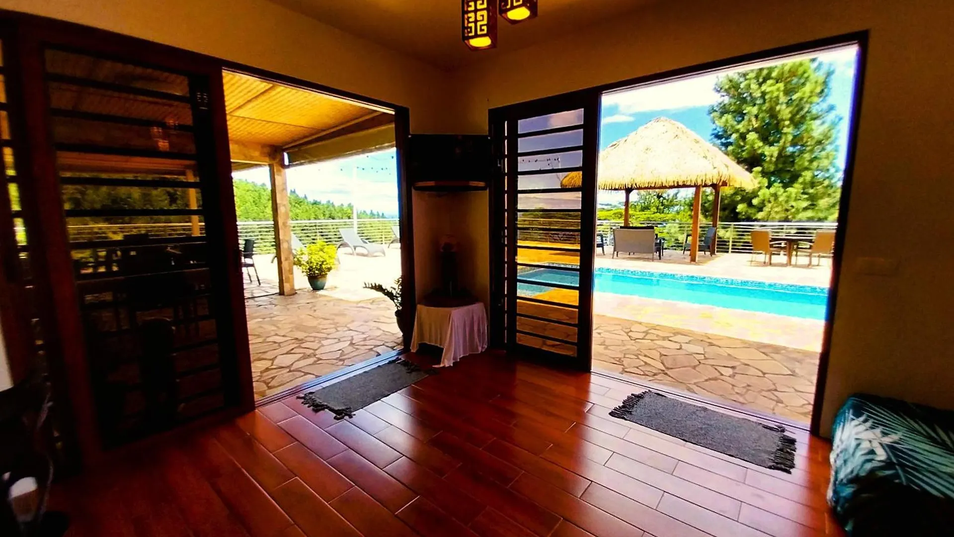 Tahiti Hills Lodge - 12 Pers プナアウィア